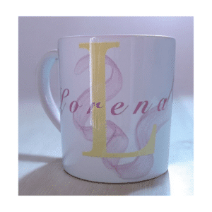 Taza personalizada con inicial y nombre – Elegante y única