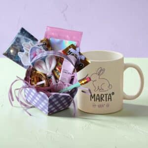 Cesta de Pascua Personalizada con Taza